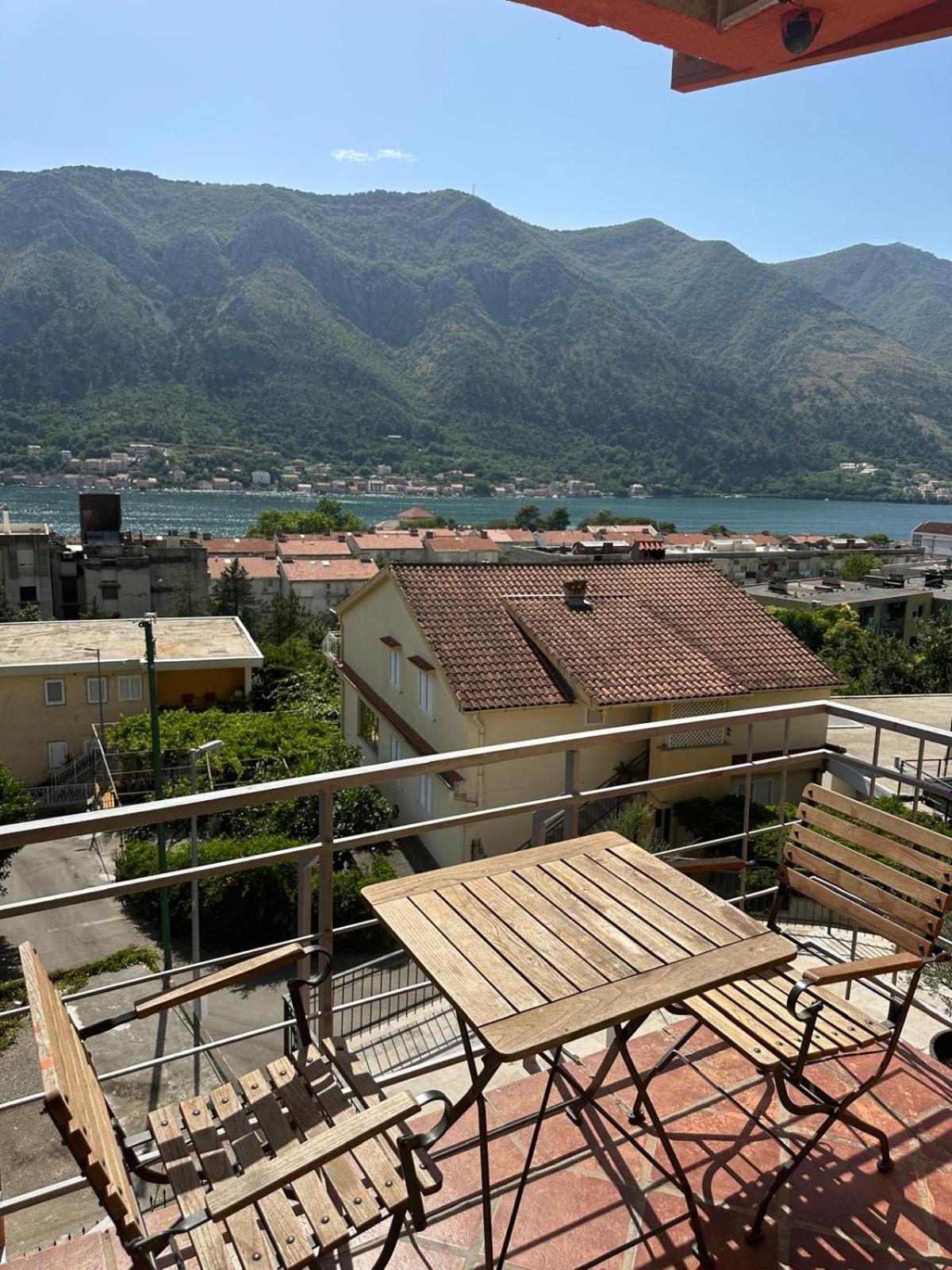 Themis Apart Hotel Kotor Luaran gambar