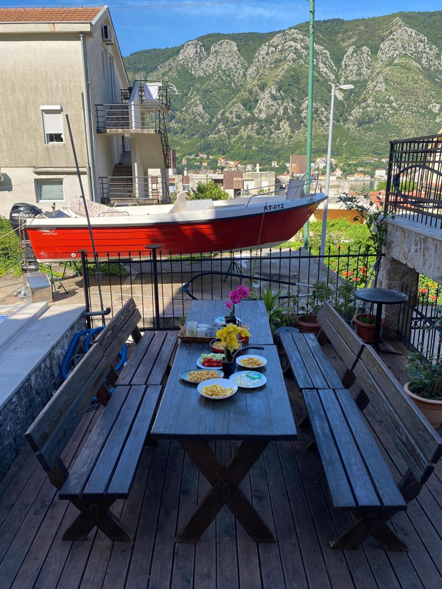 Themis Apart Hotel Kotor Luaran gambar