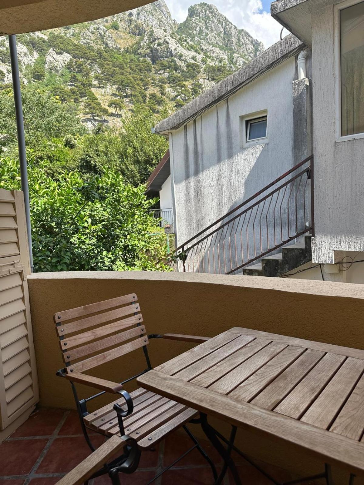 Themis Apart Hotel Kotor Luaran gambar