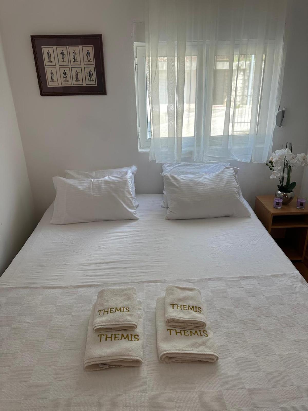 Themis Apart Hotel Kotor Luaran gambar