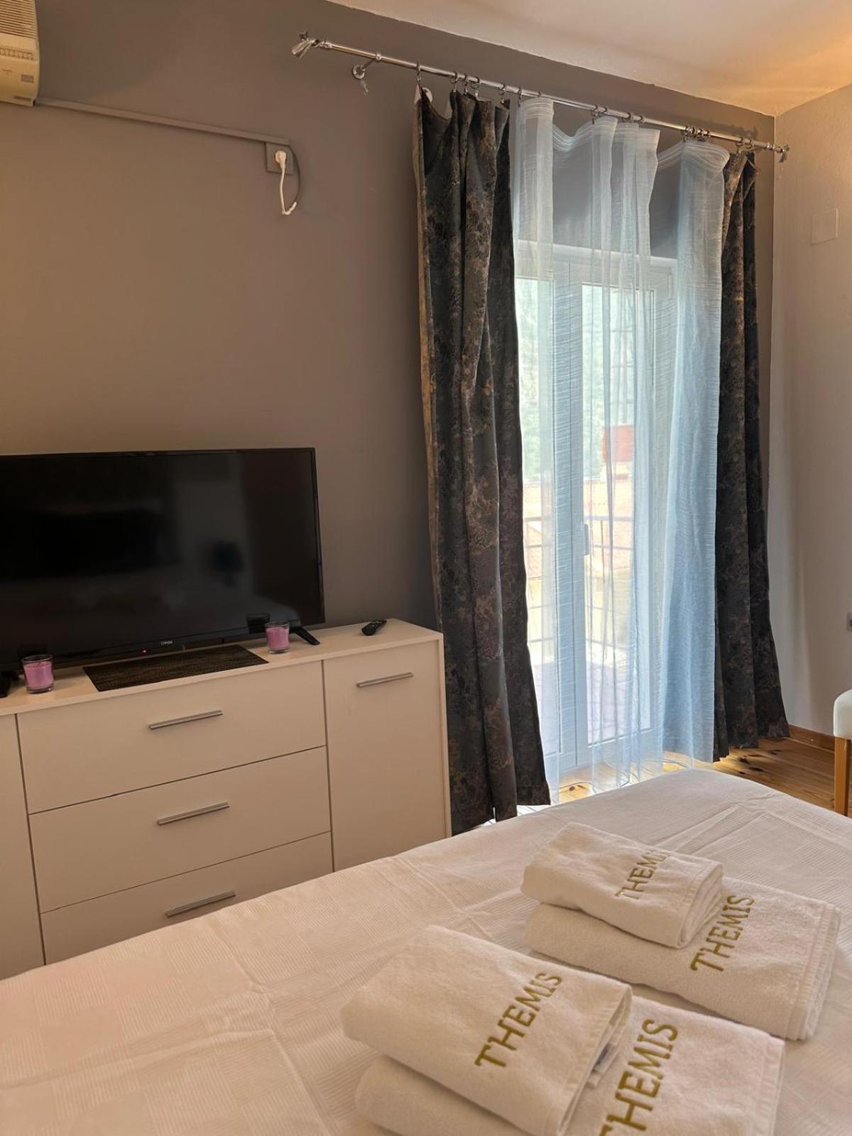 Themis Apart Hotel Kotor Luaran gambar