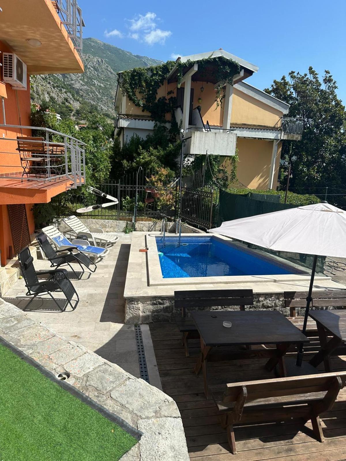Themis Apart Hotel Kotor Luaran gambar