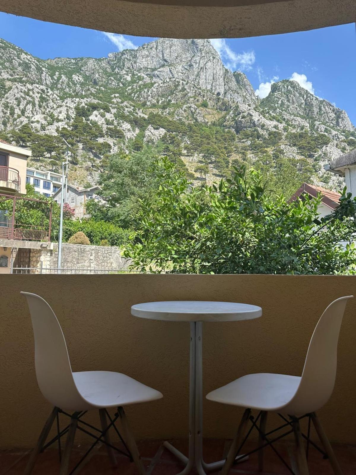 Themis Apart Hotel Kotor Luaran gambar