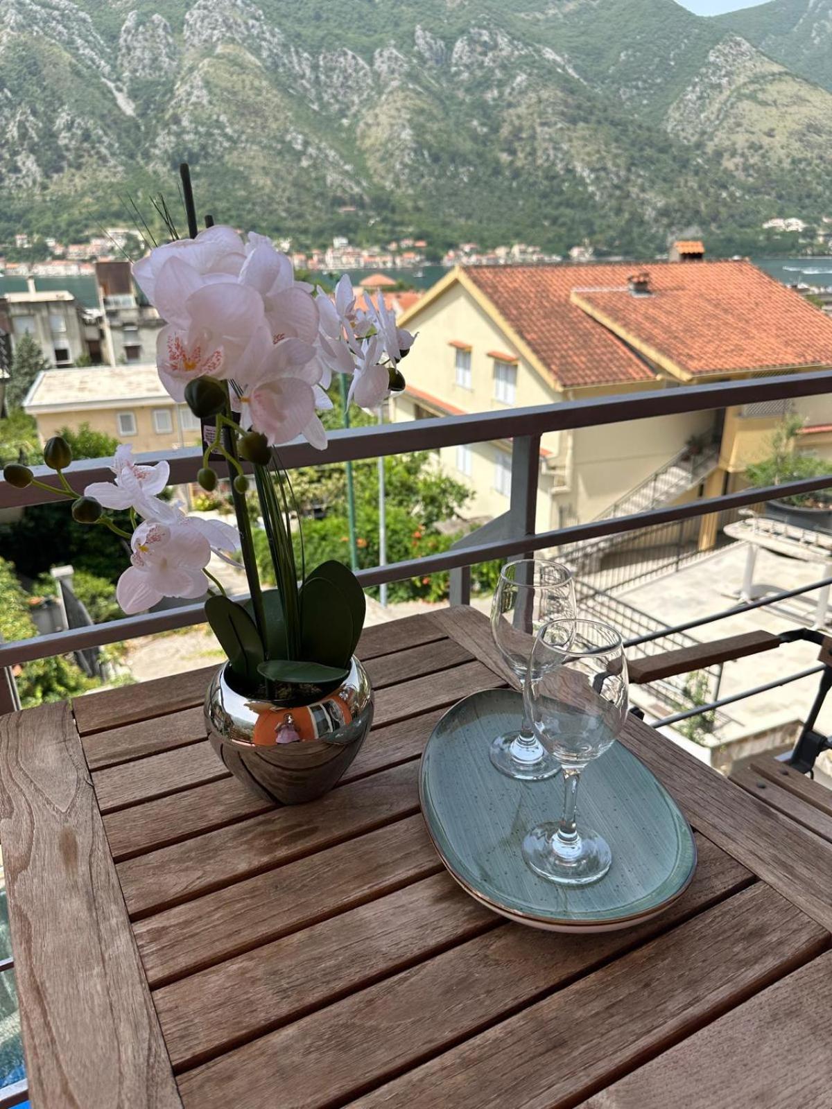 Themis Apart Hotel Kotor Luaran gambar