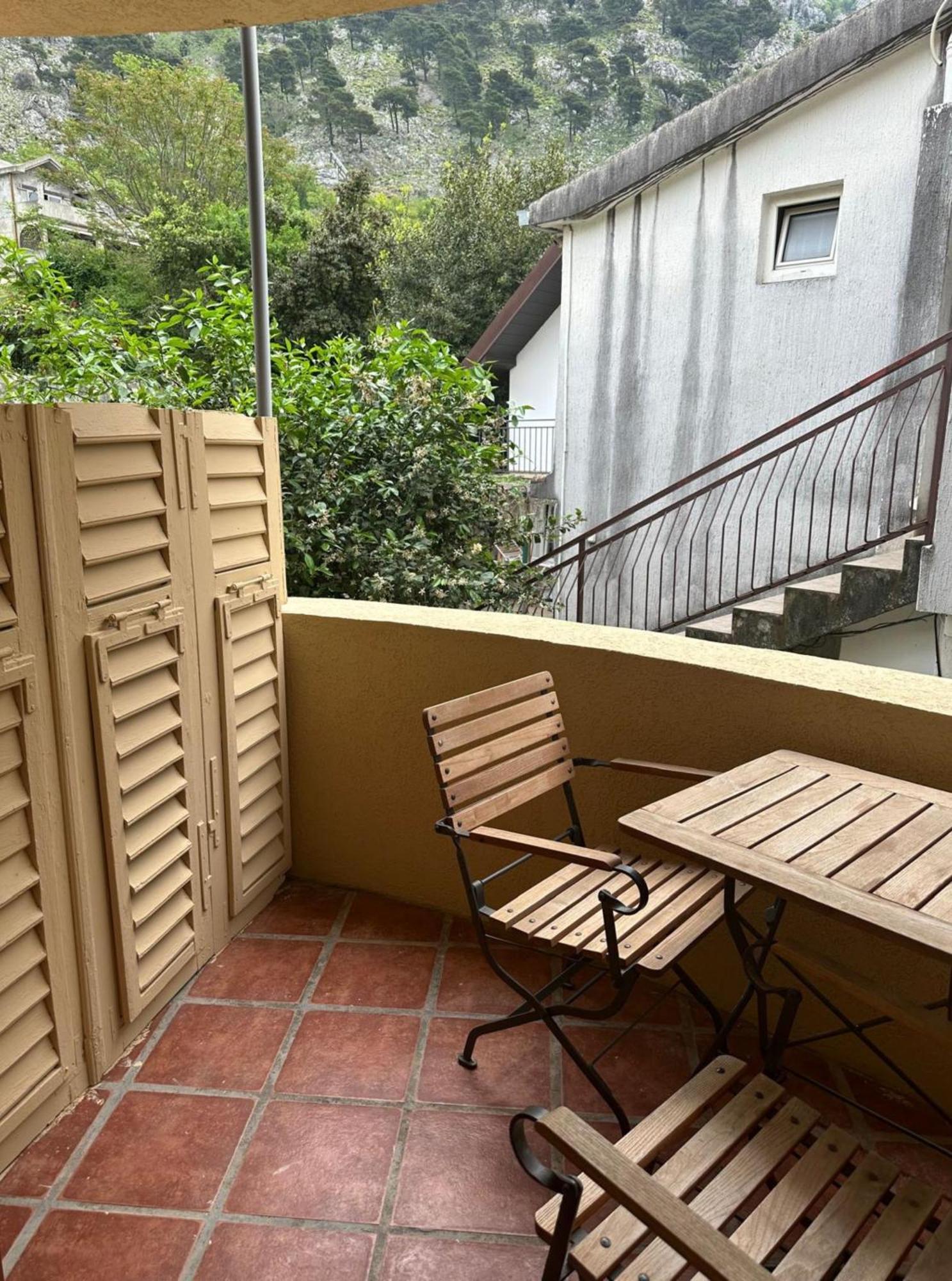 Themis Apart Hotel Kotor Luaran gambar